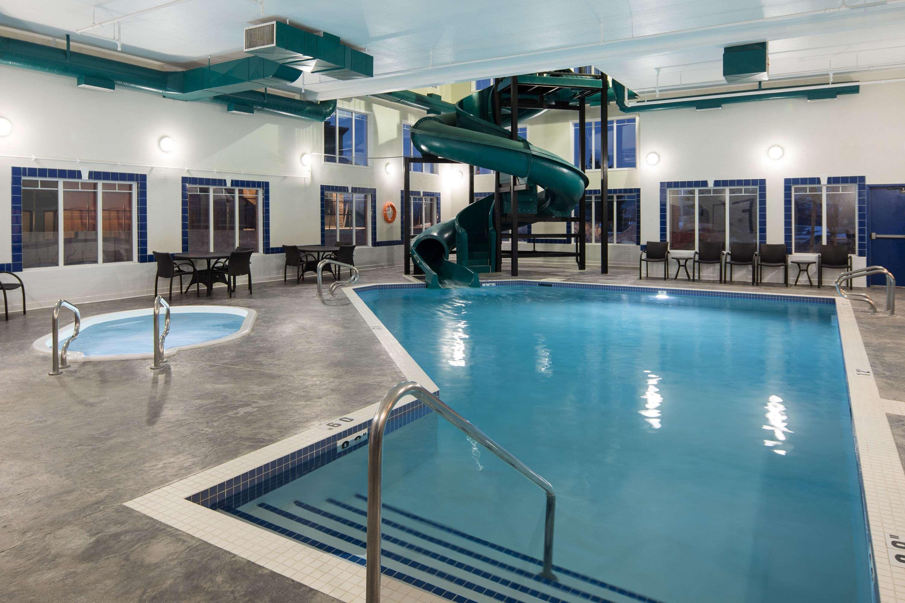 Отель Ramada By Wyndham Кокрейн Экстерьер фото
