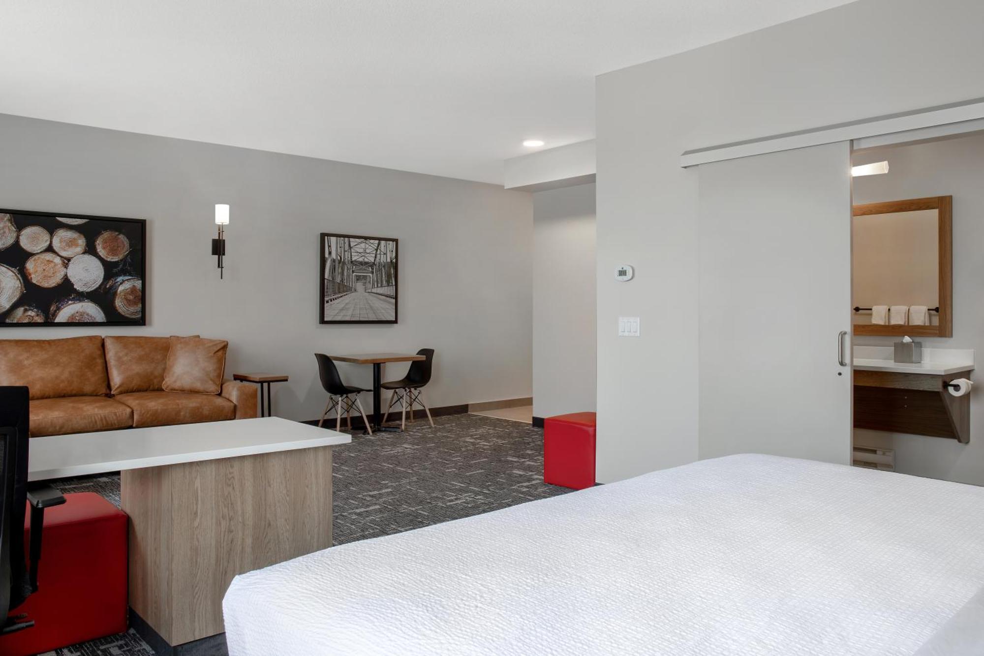 Отель Ramada By Wyndham Кокрейн Экстерьер фото