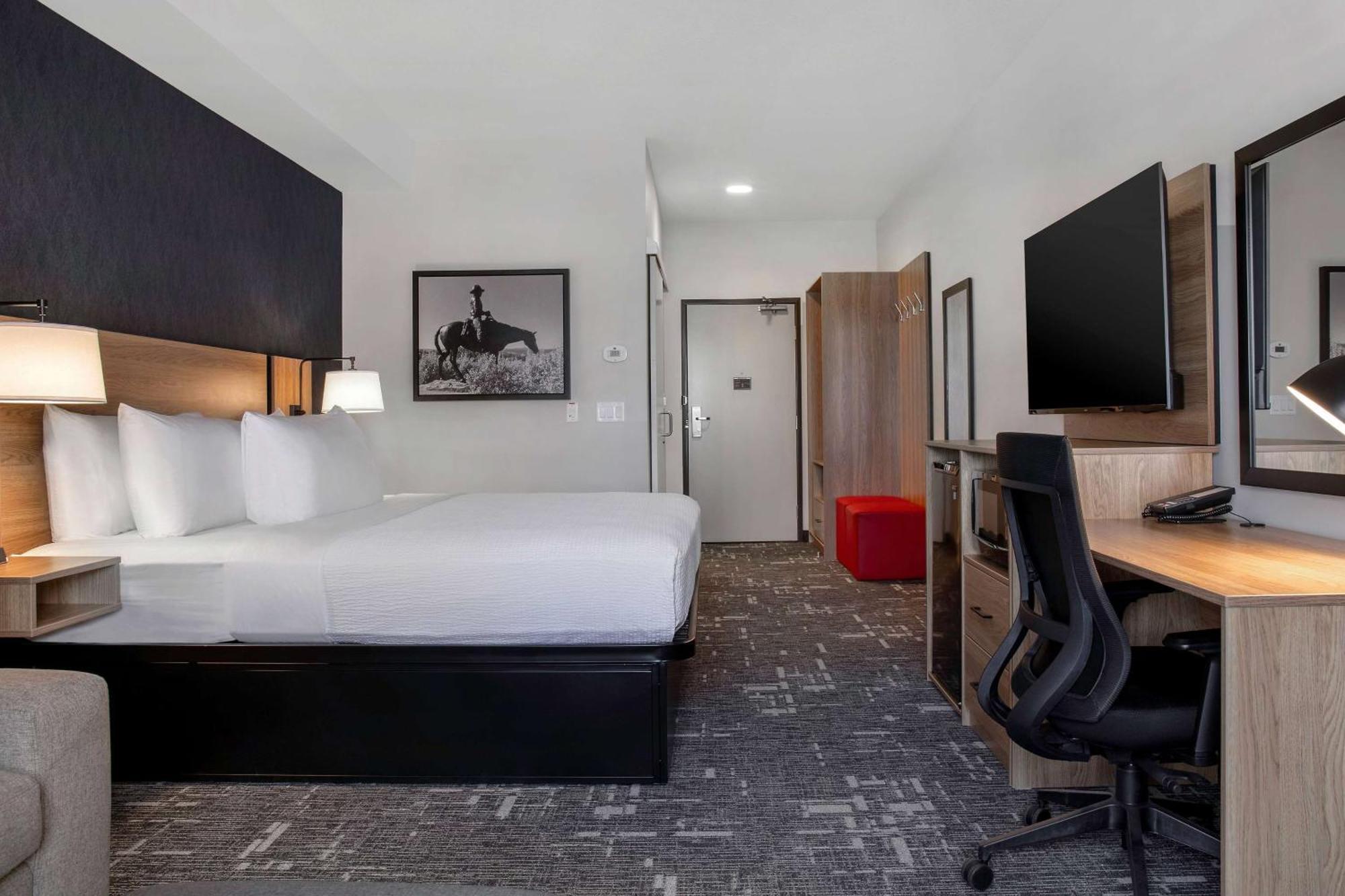 Отель Ramada By Wyndham Кокрейн Экстерьер фото